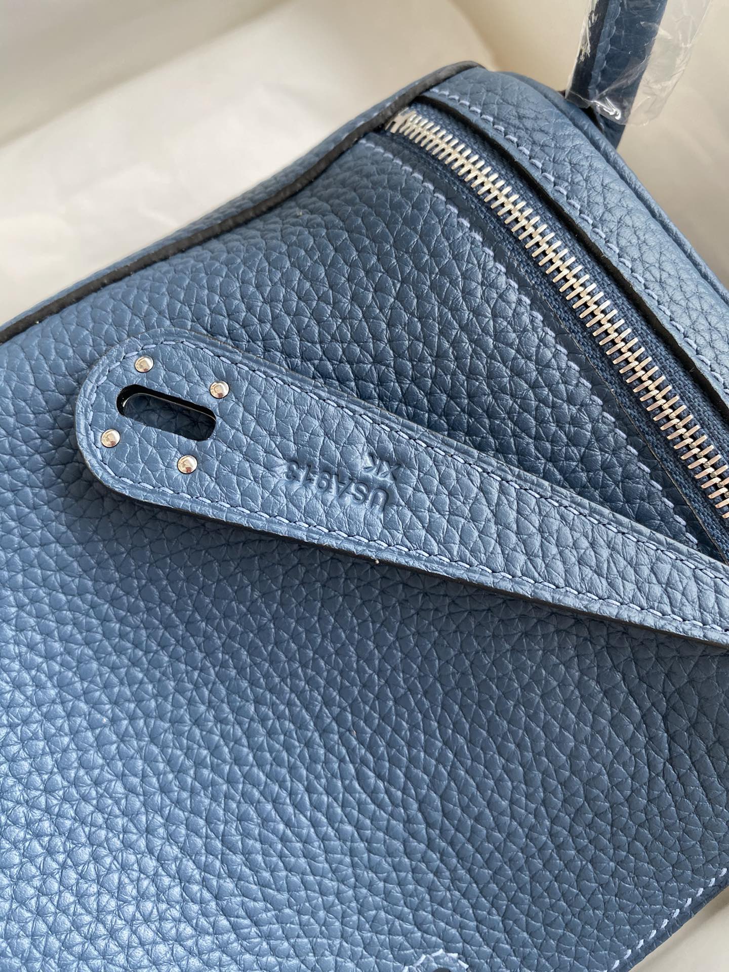 Hermes Lindy 26cm Handbag Shoulder Bag In Dark Blue Clemence Leather